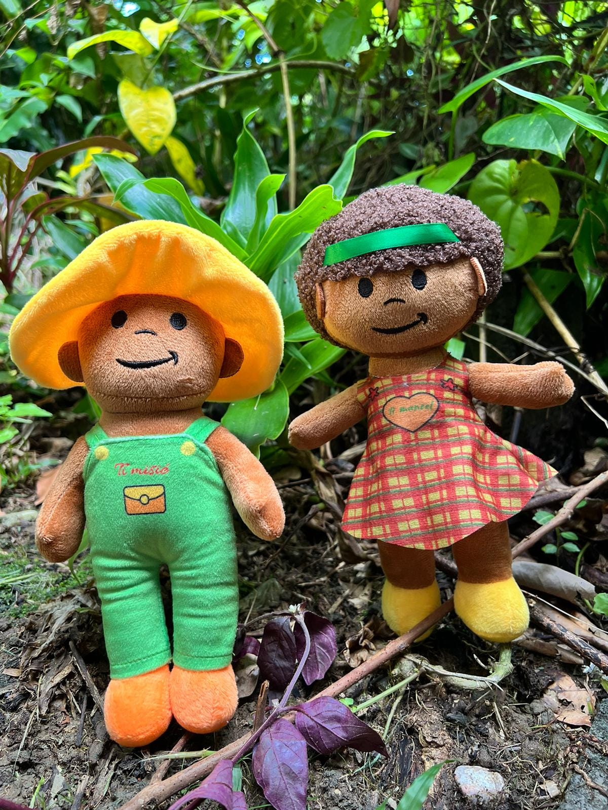 Peluche Ti Manzèl 👧🏽 L'ambitieuse aux beaux cheveux afro | Par Carla Cavéry