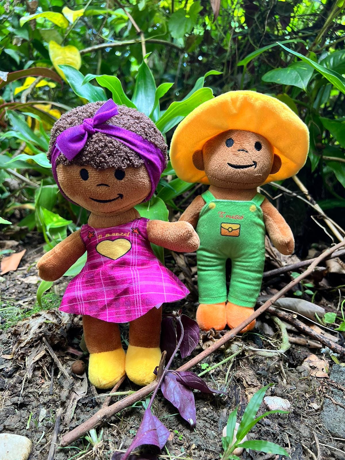 Peluche Ti Manzèl 👧🏽 L'ambitieuse aux beaux cheveux afro | Par Carla Cavéry