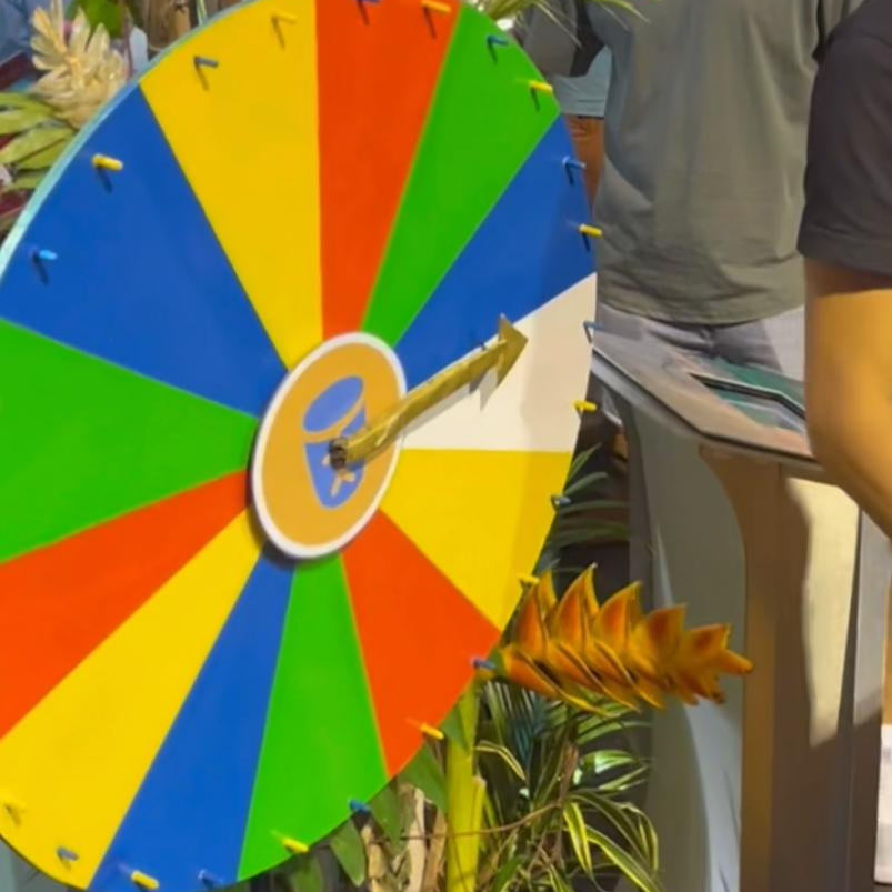 Animation WOU BY SFR🛞🎡☸️ la roue de la fortune à faire tourner pour gagner des cadeaux (idéal pour distribuer des goodies ou offrir des cadeaux)