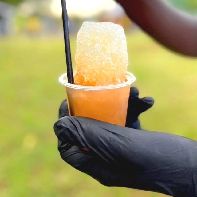 Show cooking "SORBET / SINOBÒL" 🍉🍌🥭 aux sirops de fruits locaux - préparation et service sur place, sucrées, option possible sans lactose, sans gluten - Carré TropicalJusqu'à 30 personnes (≈2glaces/pers)