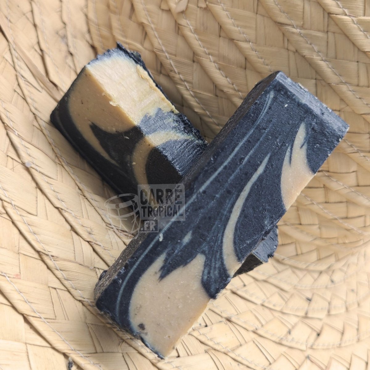 Savon charbon actif ⚫ surgras naturel artisanal solide | Par Stéphanie Ronce - Carré TropicalBloc (80g)savon