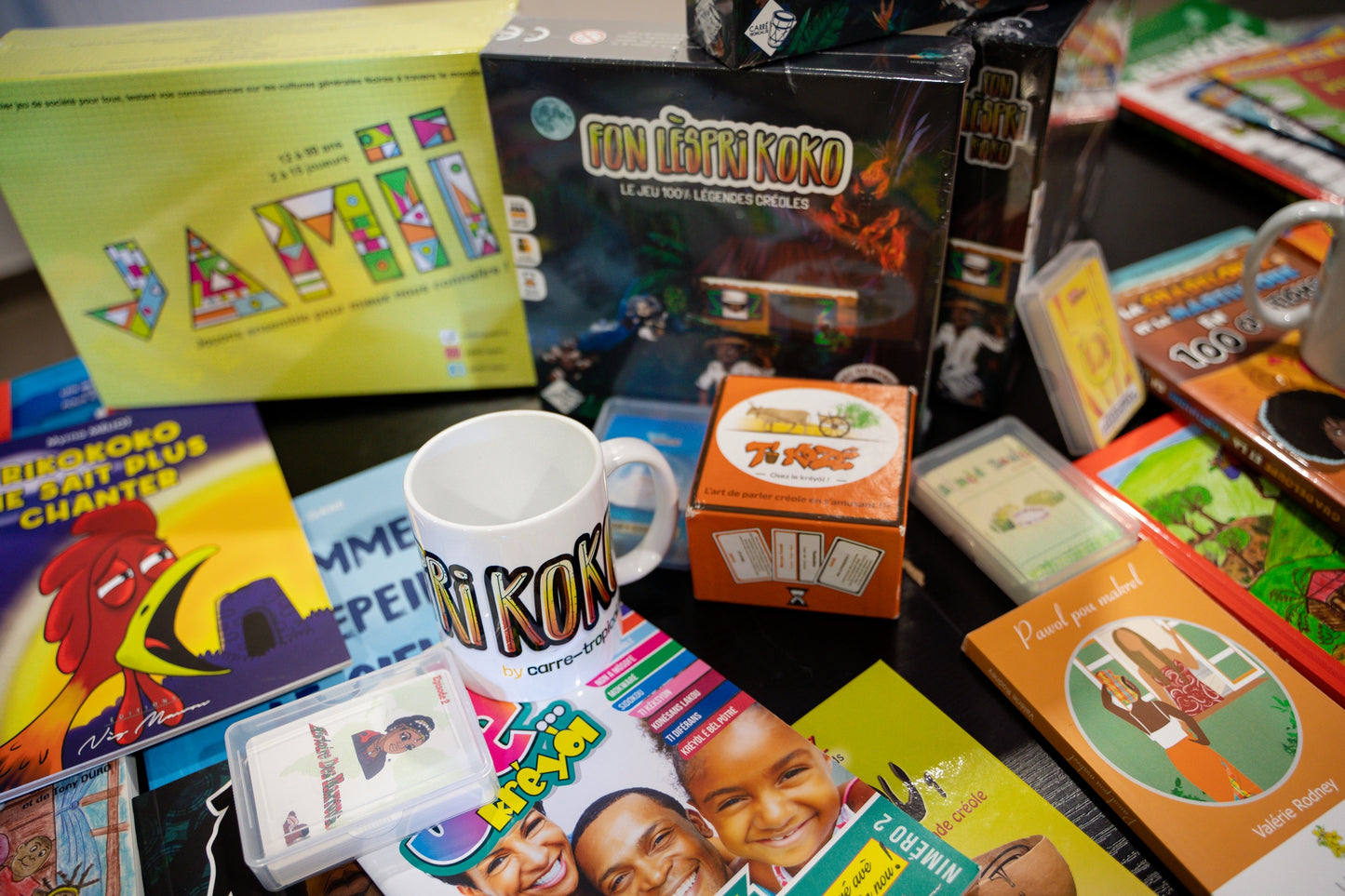 produits carre tropical, jeux, cartes, dominoet livres antillais guyanais réunionnais, afro, créole, caribéens | jamii, last kamit, fon lespri koko, ti kozé, nèg mawon, quiz conficulture, pawol pou makrel |  de la guadeloupe martinique, guyane, la réunion