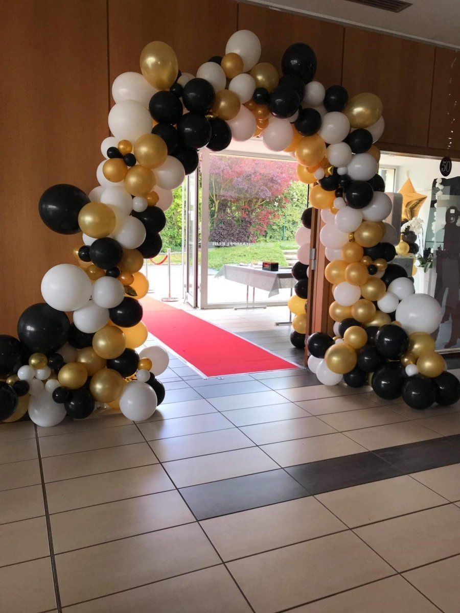 Photocall majestueux 🎈✨ arche ou photo booth ≈5.0m x 2.5m | aux couleurs du client, de l'événement | éléments lumineux (si prestation le soir) - Carré Tropical