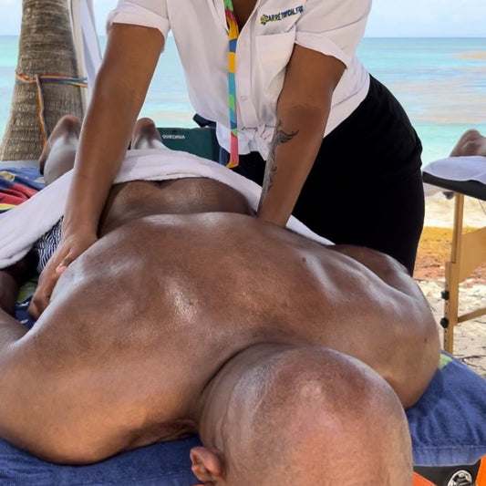 TI CARRÉ MASSAGE 💆🏽‍♀️| Massages de 10 minutes par personne assis (avec chaise de massage) | 4 personnes par heure/masseur | Crâne, nuque, épaule, bras, dos - Carré TropicalJusqu'à 10 personnes