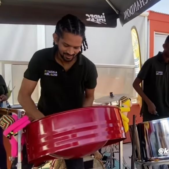 CHANTÉ NWÈL 🎶🥁🎤 avec STEEL PAN, TAMBOUYE, BATTERIE, CHANTEUR, BASSISTE, GUITARISTE, et/ou PIANISTE... | Groupe de musique animation caribéenne - Carré Tropical6 à 7 musiciens (instruments inclus)